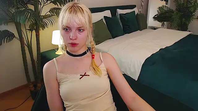 Chat XXX en directo de HannahHolliss