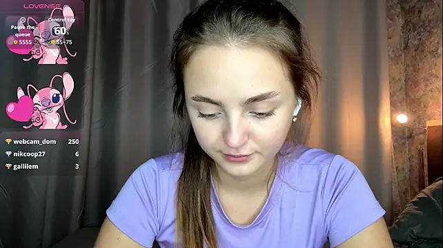 Онлайн чат XXX LoraDavi