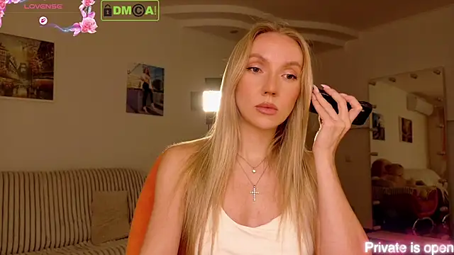 Chat +18 de rina_asty ao vivo