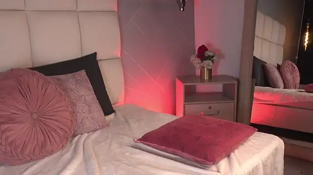 SaraMonroe1n Live XXX chat