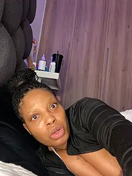 XXX chat uživo modela RainBougie