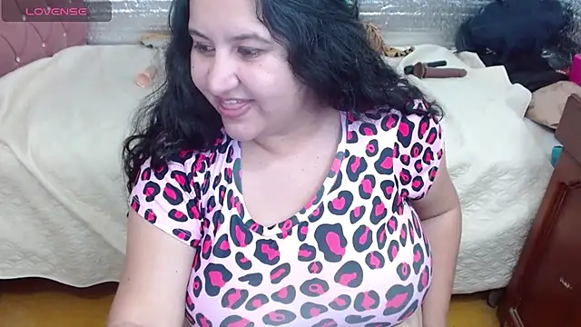 Chat XXX en directo de EMILY-NESSA