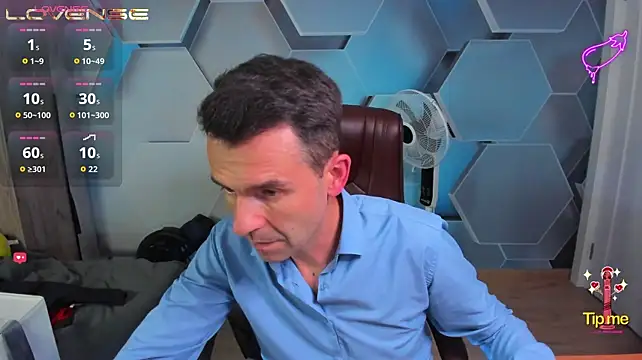 Živý XXX chat SteveTiger