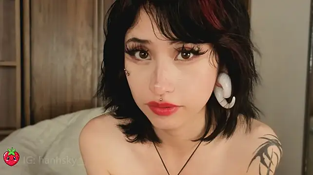 HannahSky_'s Live XXX Chat