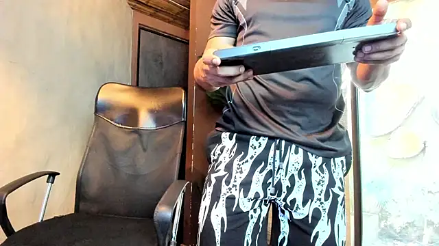 XXX chat uživo modela NicolasStonee
