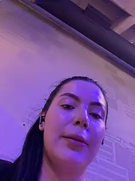 XXX chat uživo modela Cami_olarte