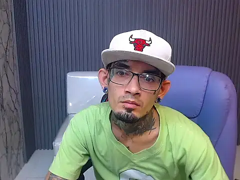 Boy_tatto77 现场XXX聊天