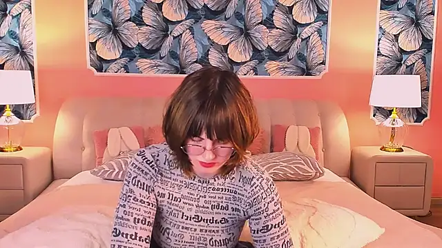 BEATRICE_LOWRY Chat XXX in diretta