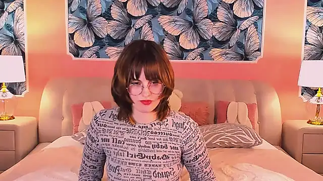 BEATRICE_LOWRY's Live XXX Chat