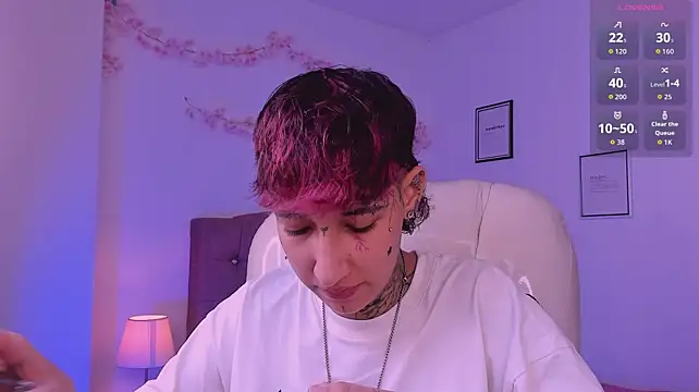 Chat +18 de Luci_Rose ao vivo