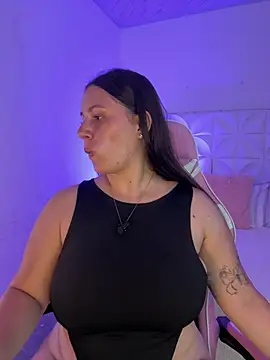 Chat +18 de Ivonny_Goldie ao vivo