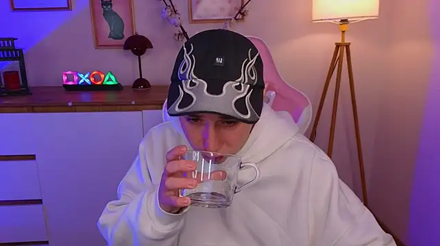 e1v1s' Live XXX Chat