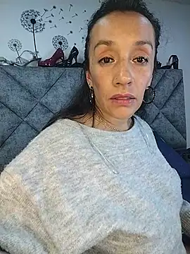 Chat +18 de Shantey_Laurent ao vivo
