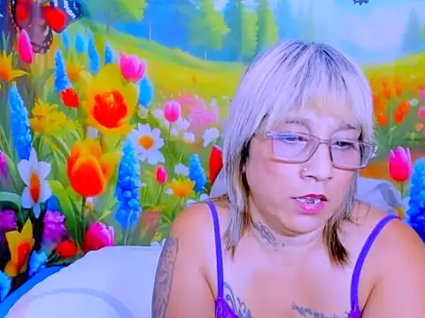 indianroxy live XXX chat