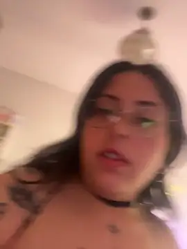 צ'אט XXX בשידור חי של Mizztikaa