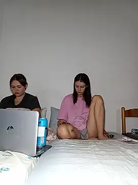 XXX chat uživo modela ella_maya