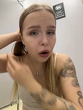 Liza_risky Chat XXX in diretta