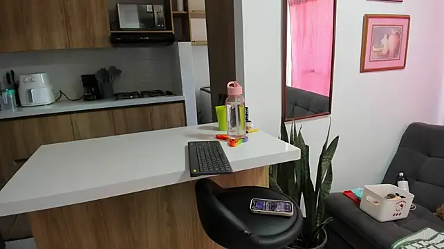 LillyCandy Adlı Modelin Canlı XXX Sohbeti