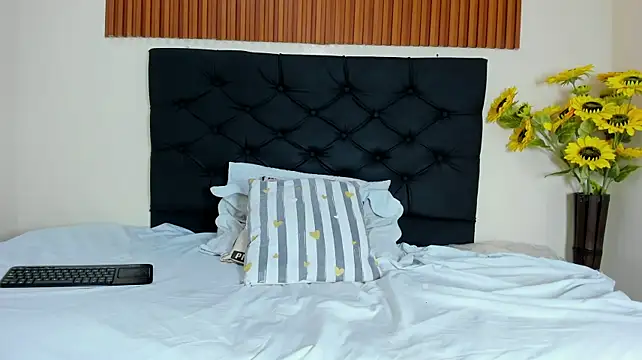 Bella-Bloom live XXX chat