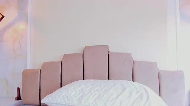XXX chat uživo modela Katteyes__