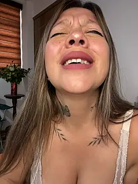 XXX chat uživo modela Bruja_lu