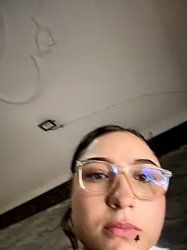 Chat +18 de Mia_Luxor ao vivo