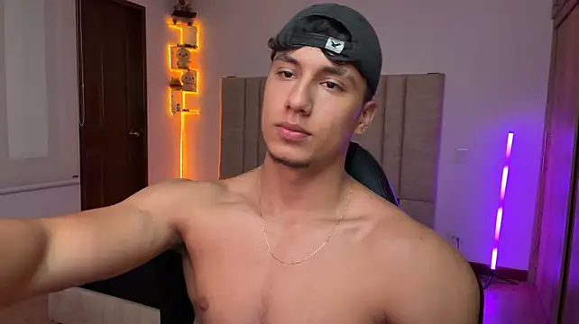Chat +18 de CHRIS_MORGAN1 ao vivo