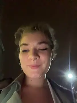 Holy_Tereza élő XXX-chatje