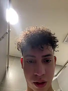yoursexyjose Show Webcam