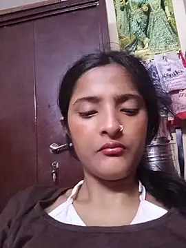 دردشة KittyBby14 الجنسية المباشرة