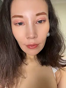 xiaotaotutu103 Adlı Modelin Canlı XXX Sohbeti