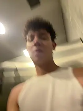 yoursexyjose Chat XXX live