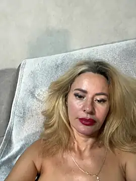 Tania201243's Live XXX Chat