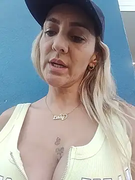 Chat XXX en directo de Monita_Med