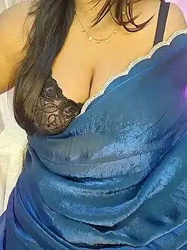 Curvy_Pooja Chat XXX in diretta
