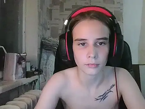 Kim__Ray élő XXX-chatje