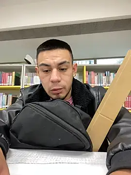 Taylor_DiamondBoy XXX чат на живо