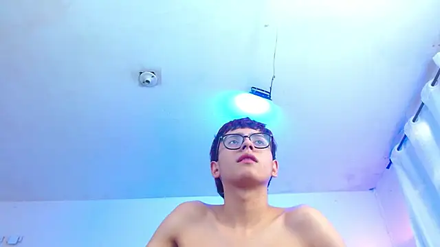 Živý XXX chat alexcum_18