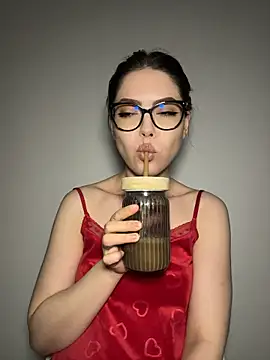 KaylaLewyss Adlı Modelin Canlı XXX Sohbeti
