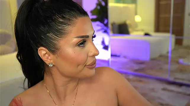 KylieKroftt Adlı Modelin Canlı XXX Sohbeti