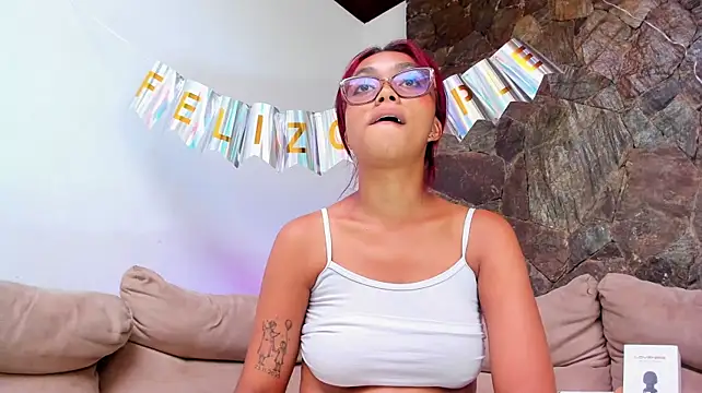 Nahomy-hott Adlı Modelin Canlı XXX Sohbeti