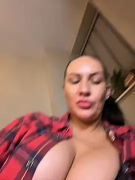 Chat +18 de Miss-Mila ao vivo