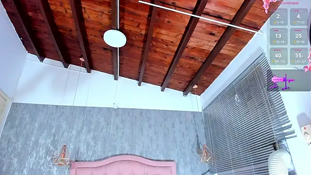 Chat +18 de naomidibello ao vivo