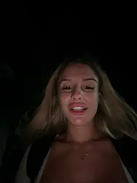 Show modela SophieVJ na web-kameri