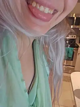 ScarletsWeb's Live XXX Chat