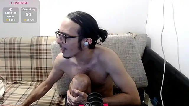 cholitohermoso Chat XXX in diretta