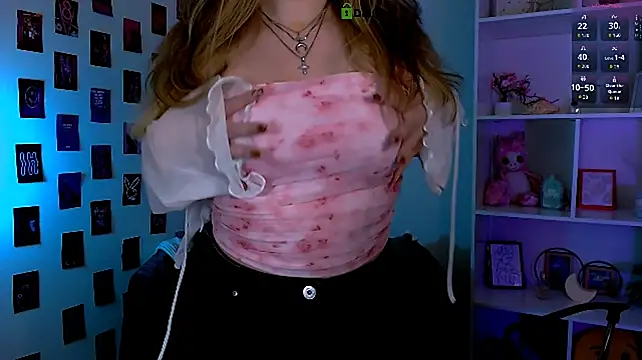 XXX chat uživo modela luna_berryy