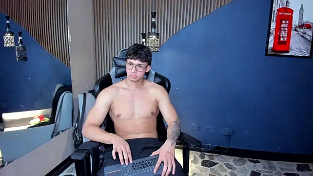 Axxel_Muscle Chat XXX in diretta