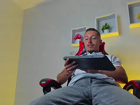 XXX chat uživo modela Master_Orioon