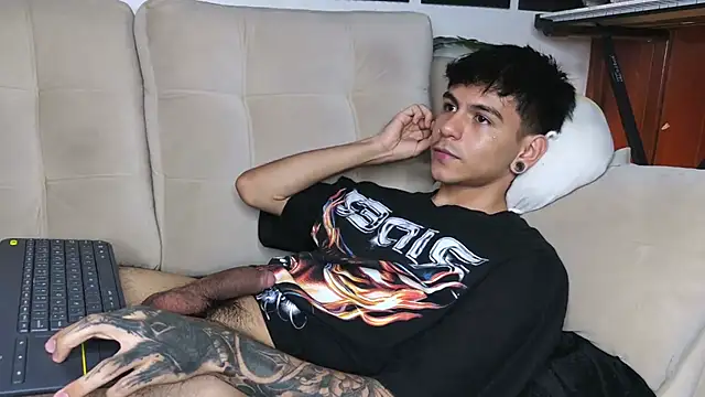 Austin_falcon Live XXX-Chat